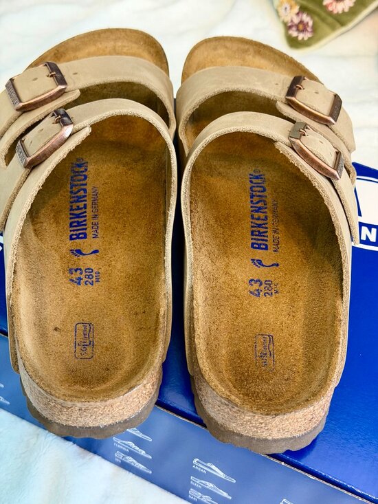 Birkenstock Men’s Arizona Soft Footbed Oiled Leather Sandals – Tobacco Brown – 1 main image 7